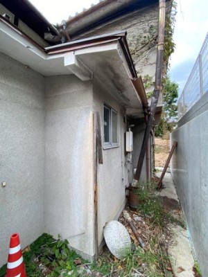 ・再建築不可
・増築未登記部分あり
・築年月日不詳
・古家付き土地の為、契約不適合責任は土地のみ
・買主様司法書士指定有