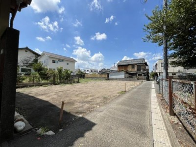 土地約99.3坪 新八日市駅徒歩7分 八日市駅徒歩8分
解体中