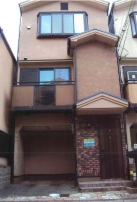 ☆ＬＤＫ広々１６帖
☆２面バルコニーにつき風通し良好
☆駐車１台可
☆全居室６帖以上