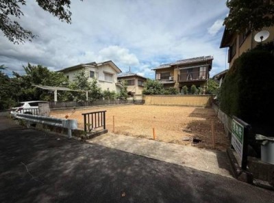 ☆建築条件なし更地
☆前道約6.4m
☆南向き
☆バス西桂坂停徒歩約3分