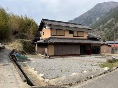 土地約120.99坪 ・井戸有