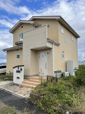 土地約84.99坪 前道約11m オール電化住宅 平成28年建築