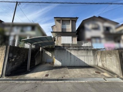 ・駐車2台可(車種による制限有ります。)
・買主様司法書士指定有。
・高台につき陽当たり良好。