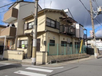 ☆南東角地
☆２沿線以上利用可
☆スーパー徒歩１０分以内