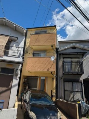 ☆２沿線利用可
☆南東向き
☆駐車１台可